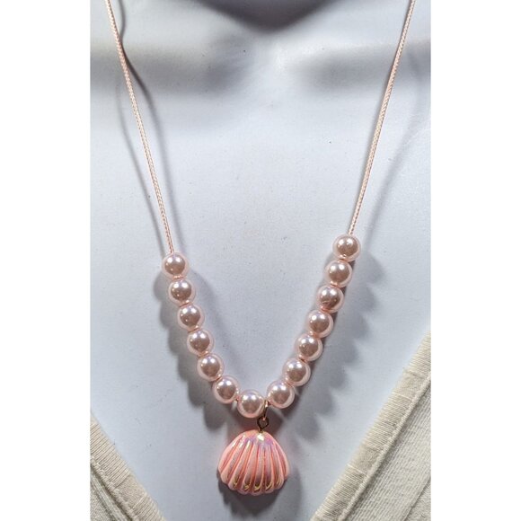 Pink Mermaidcore Iridescent Shell Pendant Beaded Necklace - Picture 4 of 6